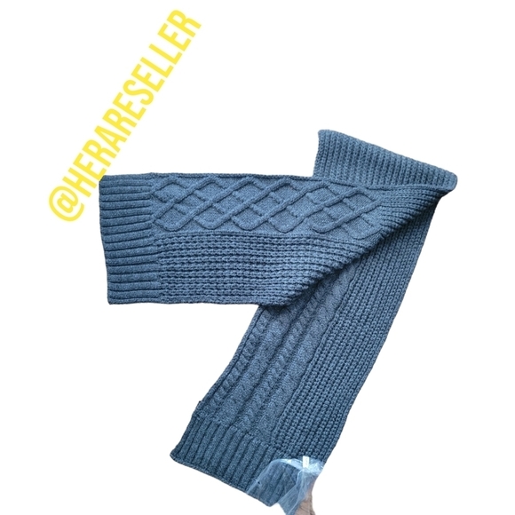 Steve Madden Grey Thick Knit Scarf - Picture 1 of 5